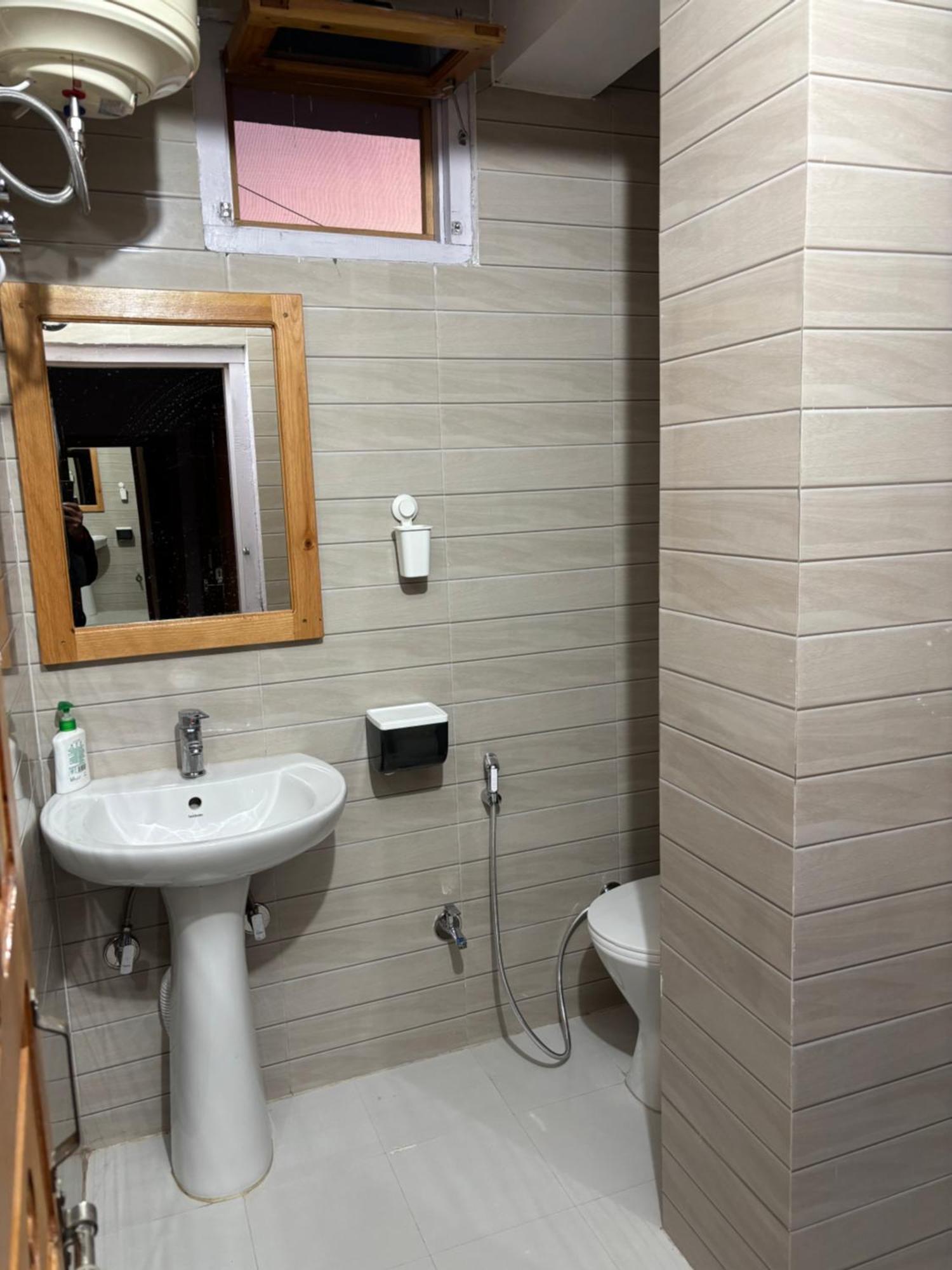 Brook Cottage Champawat Esterno foto